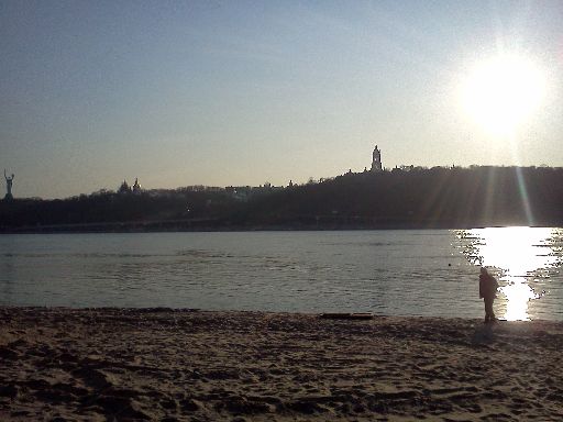 View across the Dnieper from Hidropark to Lavra and the war museum